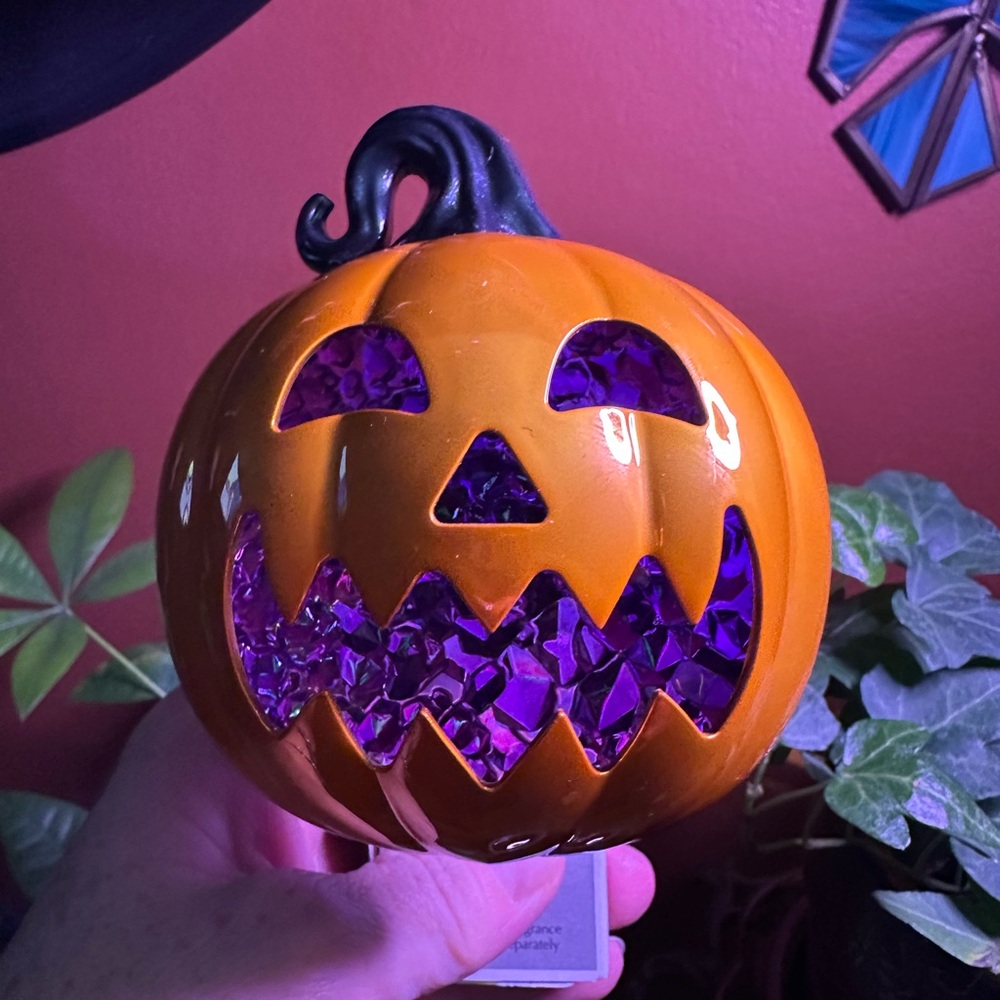 Bath and Body Works Wallflowers Light Up Pumpkin